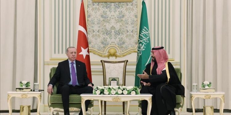 أردوغان يبحث مع ولي العهد السعودي العلاقات الثنائية وملفات سوريا وغزة