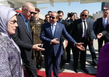 السيسي يستقبل أردوغان بمراسم رسمية في القاهرة