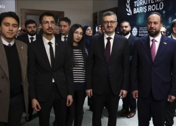 أنقرة.. رئيس دائرة الاتصال بالرئاسة التركية يلتقي وزير الإعلام السوري