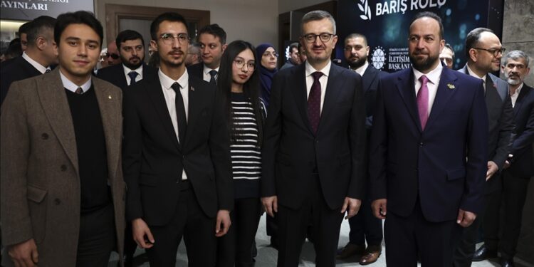 أنقرة.. رئيس دائرة الاتصال بالرئاسة التركية يلتقي وزير الإعلام السوري