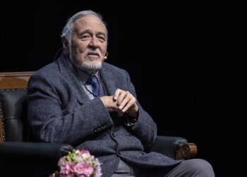 إسطنبول.. وفاة المؤرخ التركي الشهير إلبر أورطايلي