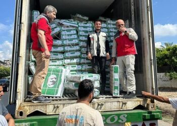 "الإغاثة التركية" توزع 5000 طرد غذائي على المحتاجين في لبنان