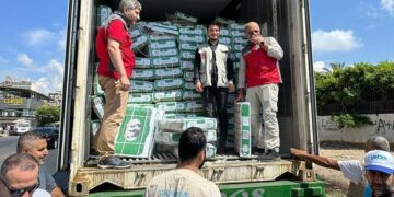 "الإغاثة التركية" توزع 5000 طرد غذائي على المحتاجين في لبنان