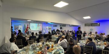 وقف المعارف التركي يقيم مأدبة إفطار في كيب تاون