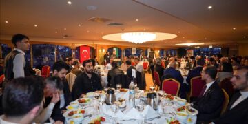 "إفطار الصداقة" بإسطنبول يجمع سوريين خريجين من جامعات تركية