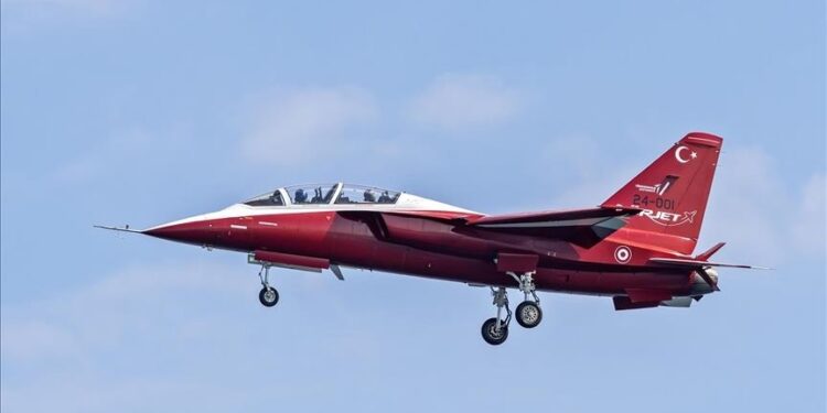 تركيا.. طائرة حرجيت تجتاز اختبارات على ارتفاعات منخفضة وبسرعات عالية