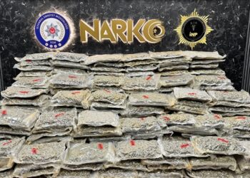 إسطنبول.. ضبط نصف طن من المخدرات في 4 شاحنات