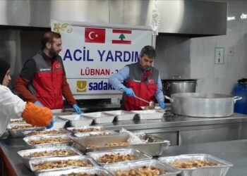 صدقة طاشي التركية توزع مساعدات على 500 أسرة نازحة في لبنان