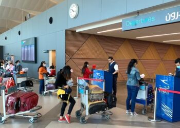 إعادة فتح مطار الكويت الدولي لأول مرة منذ بدء حرب إيران