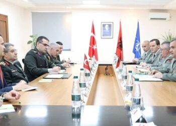 تركيا وألبانيا تبحثان تعزيز العلاقات الاستراتيجية في الأمن والدفاع
