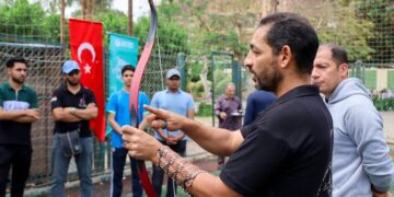 معهد "يونس أمره" بالقاهرة يطلق دورة لتعليم الرماية التركية التقليدية