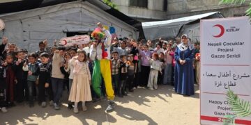 الهلال الأحمر التركي يواصل تقديم دعمه لأطفال غزة