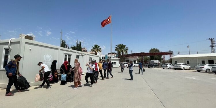 تركيا.. عدد السوريين الخاضعين للحماية المؤقتة ينخفض إلى مليونين و296 ألفا