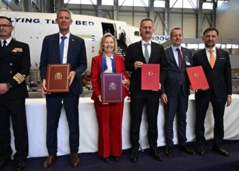 مدريد.. مراسم إعلان اتفاقية تصدير طائرة "حر جيت" التركية إلى إسبانيا