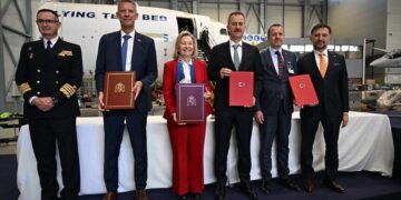 مدريد.. مراسم إعلان اتفاقية تصدير طائرة "حر جيت" التركية إلى إسبانيا
