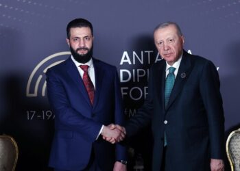 الرئيس أردوغان يلتقي نظيره السوري في أنطاليا