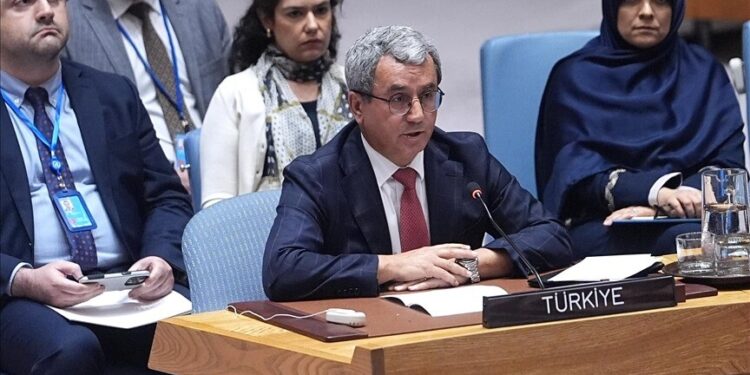 تركيا تدعو إسرائيل للانسحاب من المناطق التي تحتلها في سوريا