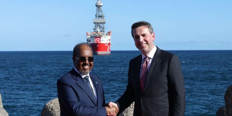 وزير تركي: سفينة "تشاغري باي" تطلق حقبة جديدة في مجال الطاقة بالصومال