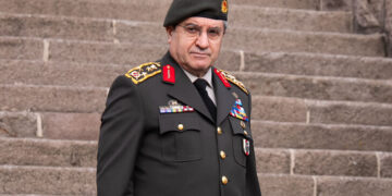 رئيسا الأركان التركي والسوري يبحثان العلاقات الثنائية وقضايا إقليمية