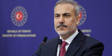 فيدان ونظيره الكويتي يبحثان تطورات المنطقة والهدنة بين واشنطن وطهران