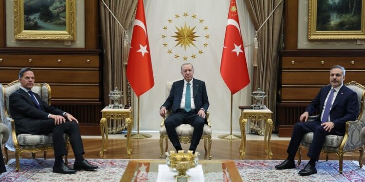 أردوغان يستقبل الأمين العام لحلف الناتو