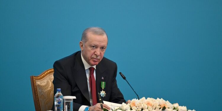 أردوغان: إسرائيل تدوس على القيم الإنسانية المشتركة بجرائمها