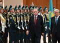 كازاخستان.. توكاييف يستقبل أردوغان بمراسم رسمية في أستانة