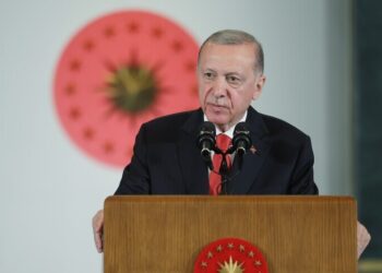 الرئيس أردوغان: رفعنا حجم تجارتنا الخارجية إلى 820 مليار دولا