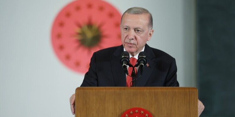 الرئيس أردوغان: رفعنا حجم تجارتنا الخارجية إلى 820 مليار دولا