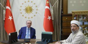 الرئيس أردوغان يتبرع بأضحيته لصالح وقف الديانة التركي