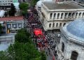 إسطنبول تحيي ذكرى الفتح الـ573 بمسيرة من بيازيد إلى آيا صوفيا