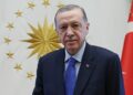 إسطنبول.. أردوغان يزور قبري والديه عشية عيد الأضحى