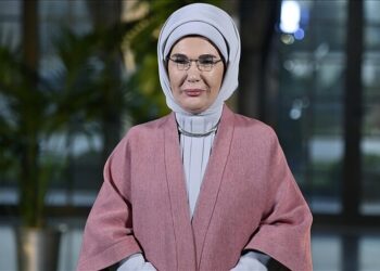 عقيلة أردوغان تشيد بحضارة القارة الإفريقية وتراثها الثقافي